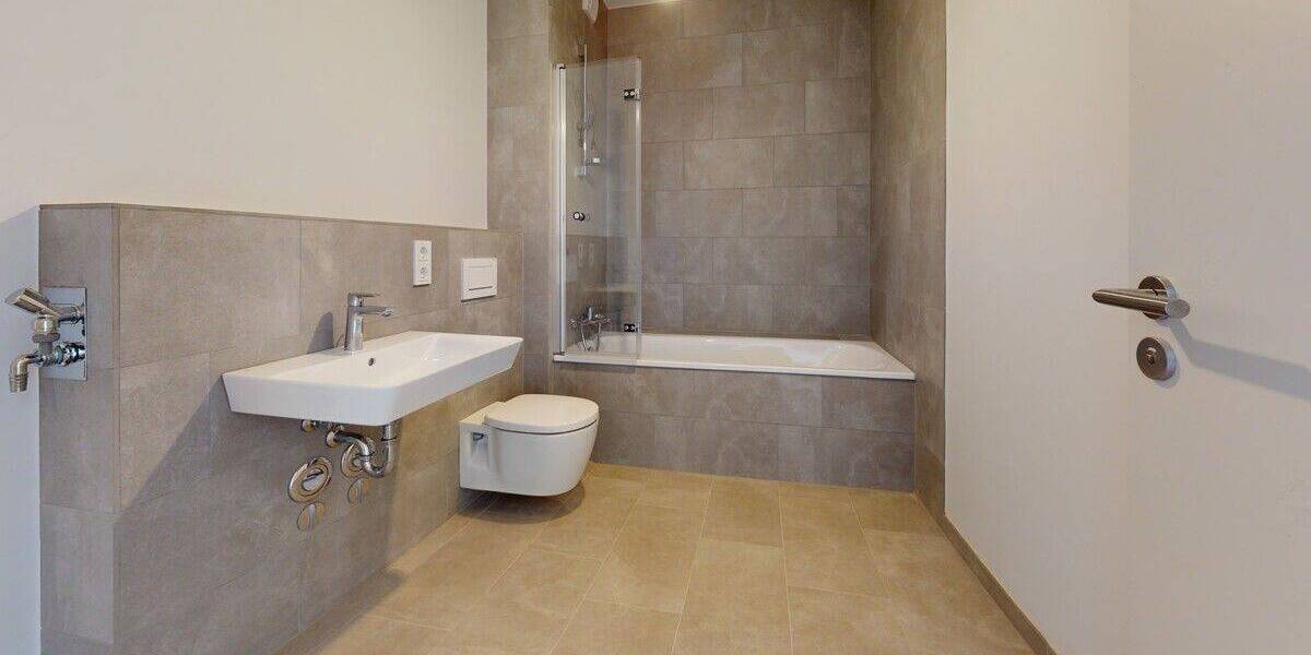 Etagenwohnung Frankfurt am Main / Gallusviertel Gallus - 4 Zimmer, 88 m&sup2;, 1.945&euro; | Angebot:26866949