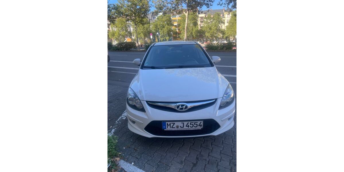 Hyundai i30 220.000 km 3.900 &euro; Harxheim 55296