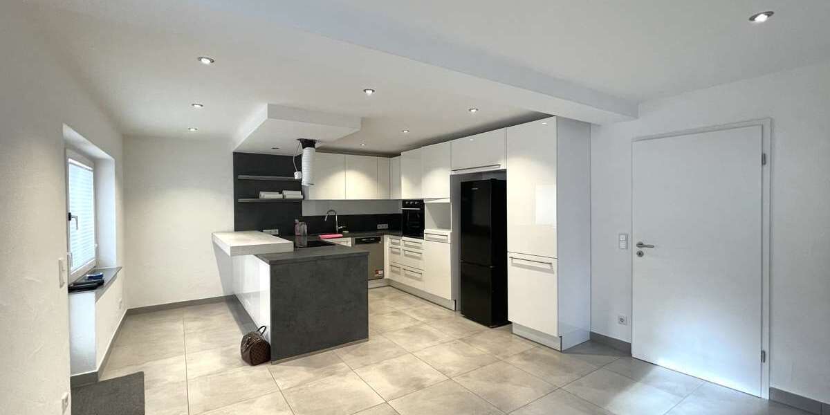 Etagenwohnung Wiesbaden / Medenbach Medenbach - 5.5 Zimmer, 195 m&sup2;, 2.340&euro; | Angebot:25371495