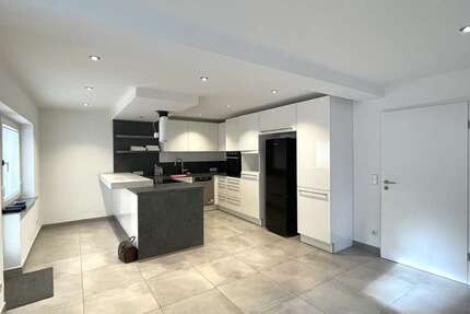 Wohnung Wiesbaden / Medenbach Medenbach - 5.5 Zimmer, 195 m&sup2;, 2.340&euro; | Angebot:25371495