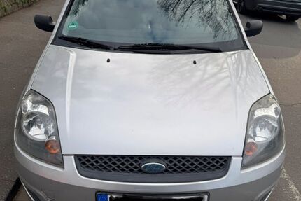 Ford Fiesta 76.000 km 2.600 &euro; Mainz 55126