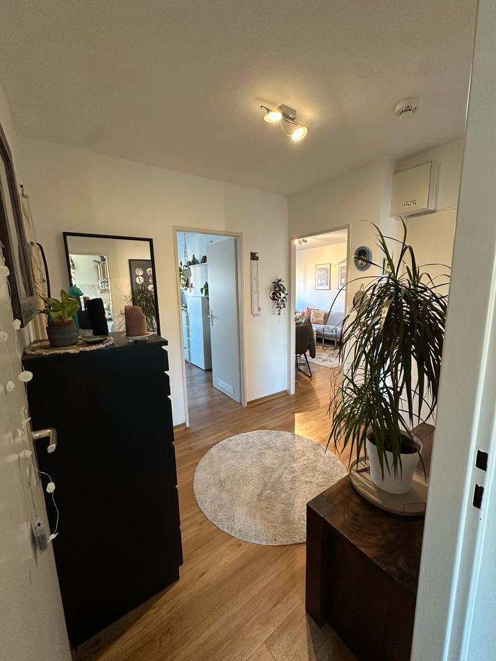 NUR **6 Monatige Zwischenmiete**Möblierte 2 Zimmer EBK & Balkon zimmer