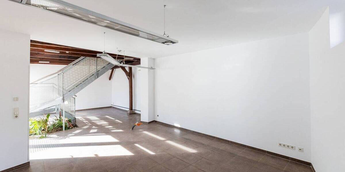 Gewerbeobjekt Bischofsheim - 4 Zimmer, 179 m&sup2;, 1.825&euro; | Angebot:26498819