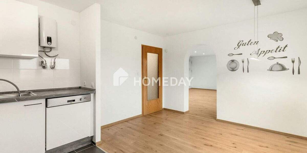 Familienidylle im Grünen - vielseitiges Zweifamilienhaus mit Ausbaureserve 6 zimmer