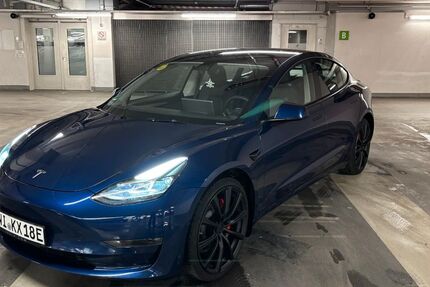 Tesla Model 3 88.000 km 26.000 &euro; Eltville am Rhein 65343