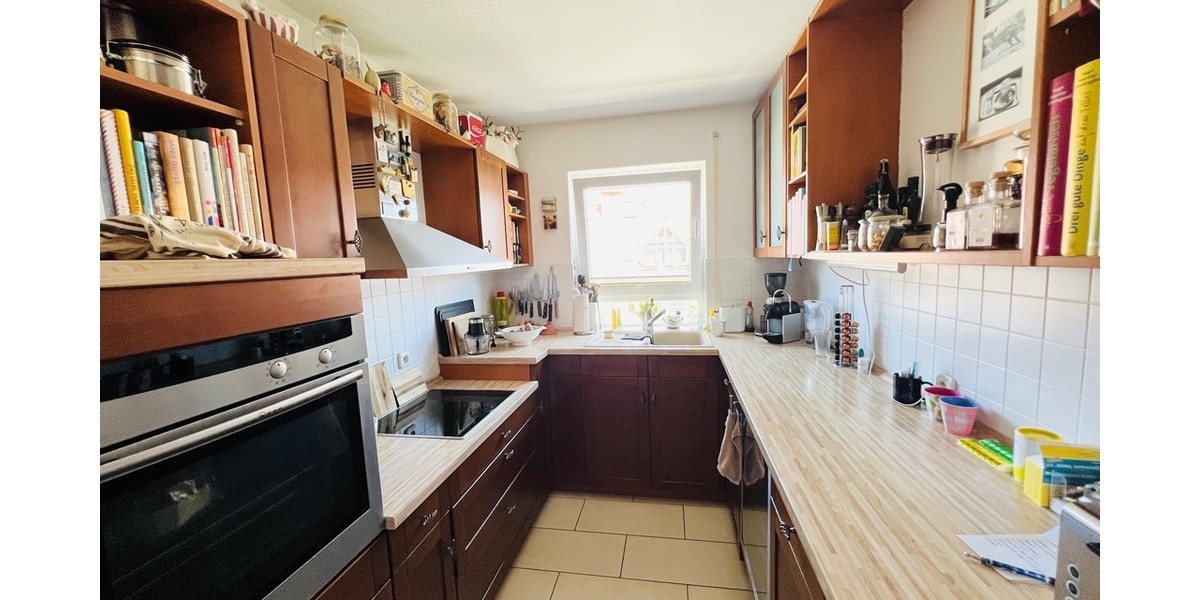 Frankfurt-Nied: Charmante 3-Zimmer-Maisonettewohnung mit Balkon! 3 zimmer