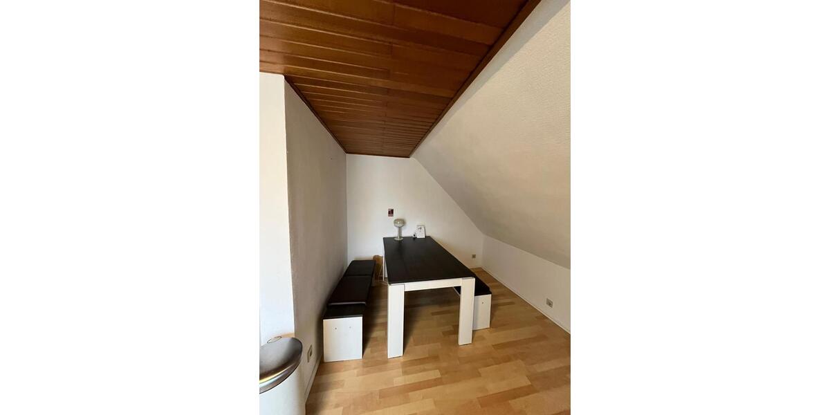 2 Zimmerwohnung + gr. Küche + Bad + Kellerraum in 64546 Mörfelden 2 zimmer