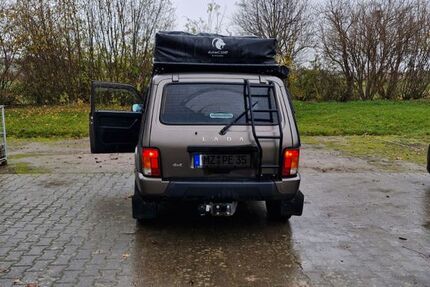 Lada Urban 50.000 km 17.500 &euro; Selzen 55278