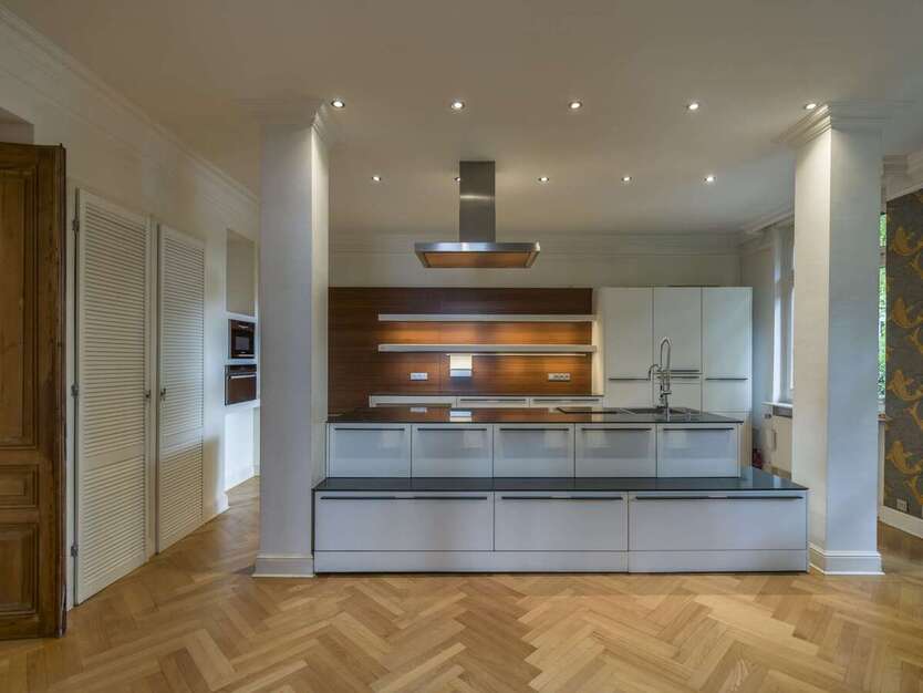 Haus zum Kaufen in Wiesbaden 1.190.000 € 200.32 m² 6 zimmer