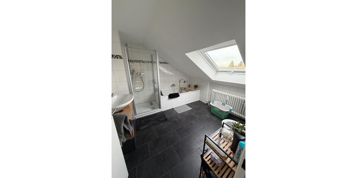 Helle 3-Zimmer-Dachgeschosswohnung in 65830 Kriftel zimmer