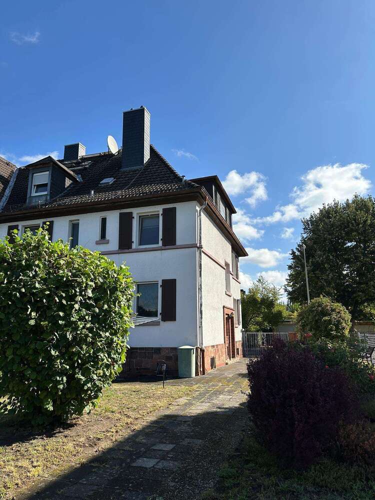 Wohnung zum Kaufen in Frankfurt Fechenheim 259.000 € 82 m²
