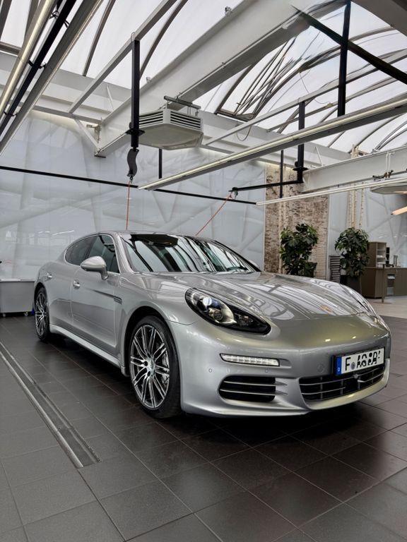 Porsche Panamera 110.000 km 43.500 € Frankfurt am Main 60316