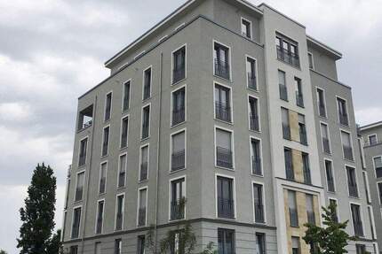 Exkl. 2-Zi.-ETW-Penthouse mit Dachterrasse, EBK und TG FrankfurtM. Europaviertel 2 zimmer