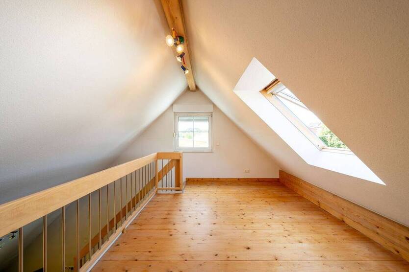 Raum für Liebe Lachen Leben: Ihr Familien-Reihenendhaus in ruhiger Lage am Riedberg (Erbbaurecht)