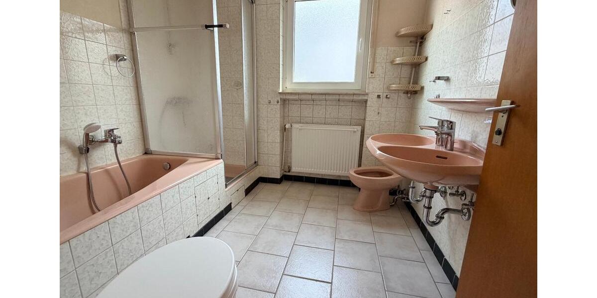 Einfamilienhaus Hochheim am Main - 8 Zimmer, 220 m&sup2;, 775.000&euro; | Angebot:26565880