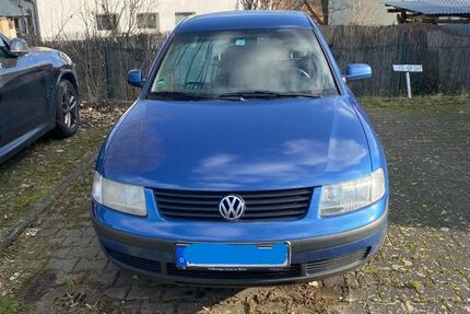 VW Passat 332.037 km 900 &euro; Mainz 55130