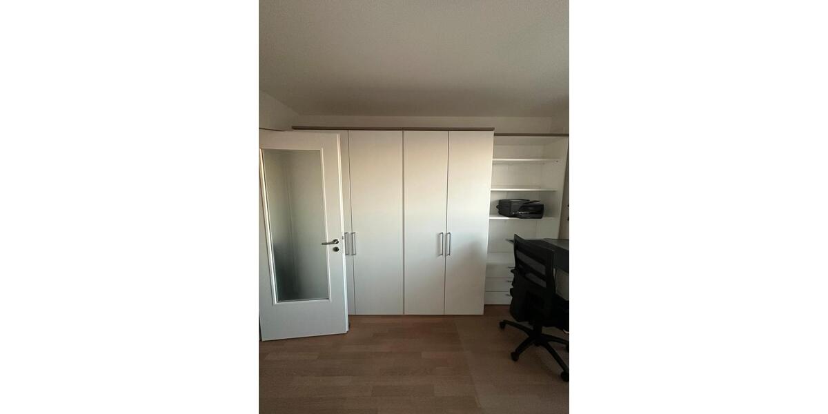 Hochwertige teilmöblierte 3-Zimmer-Etagenwohnung mit Balkon! 3 zimmer