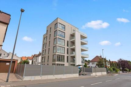4-Zimmer-Wohnung mit hochwertiger Einbauküche und großem Balkon zu vermieten!