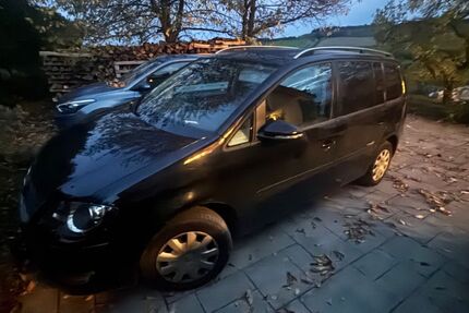 VW Touran 270.000 km 2.000 &euro; Katzenelnbogen 56368