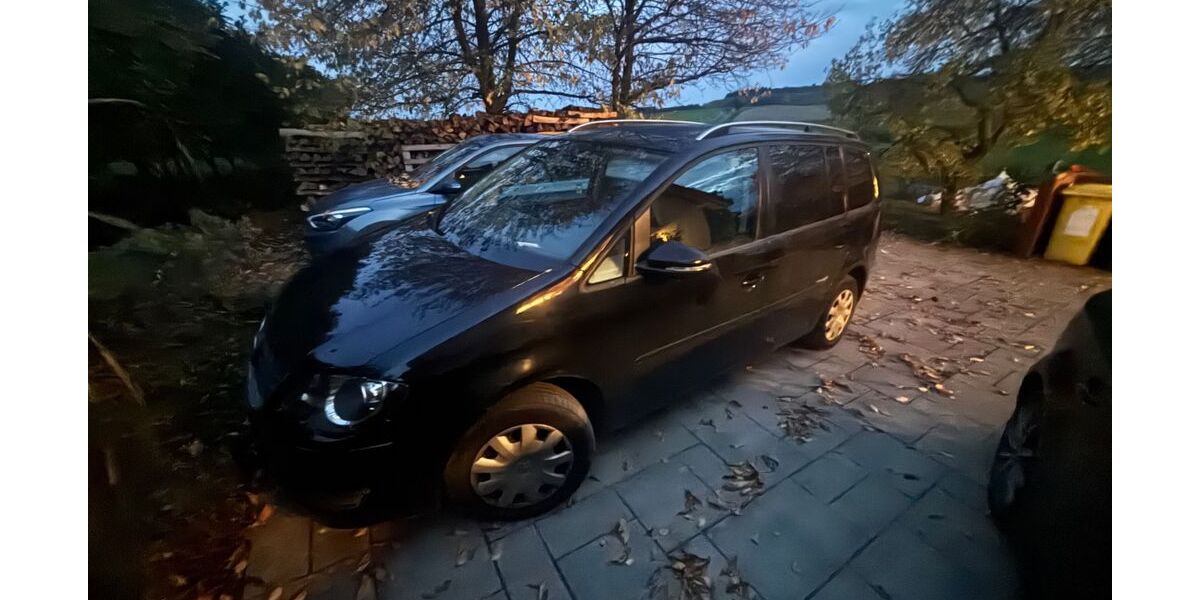VW Touran 270.000 km 2.000 &euro; Katzenelnbogen 56368
