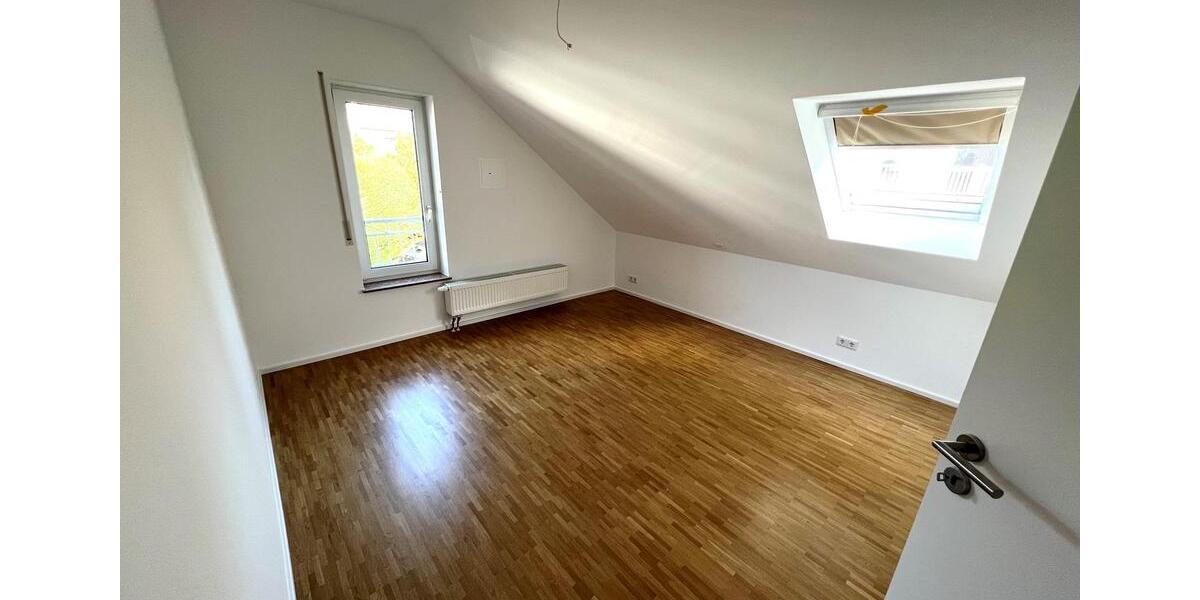 Dachgeschoßwohnung Kronberg im Taunus - 3 Zimmer, 88 m&sup2;, 1.700&euro; | Angebot:25973695