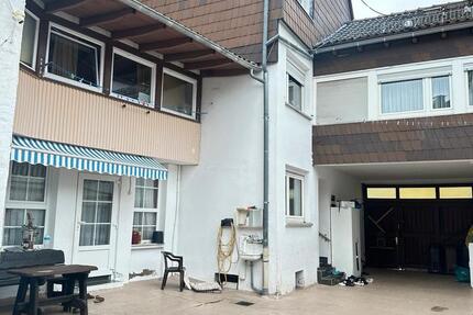 Haus Kriftel - 11 Zimmer, 260 m&sup2;, 849.000&euro; | Angebot:27086870