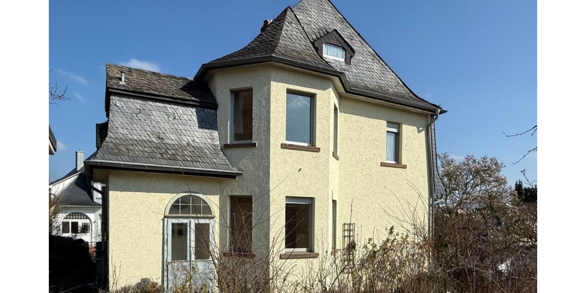 Hofheim: Individualisten aufgepasst. Altbestand mit großem Grundstück, oder zusätzlichem Bauplatz - Einfamilienhaus Hofheim | Angebot:26084064