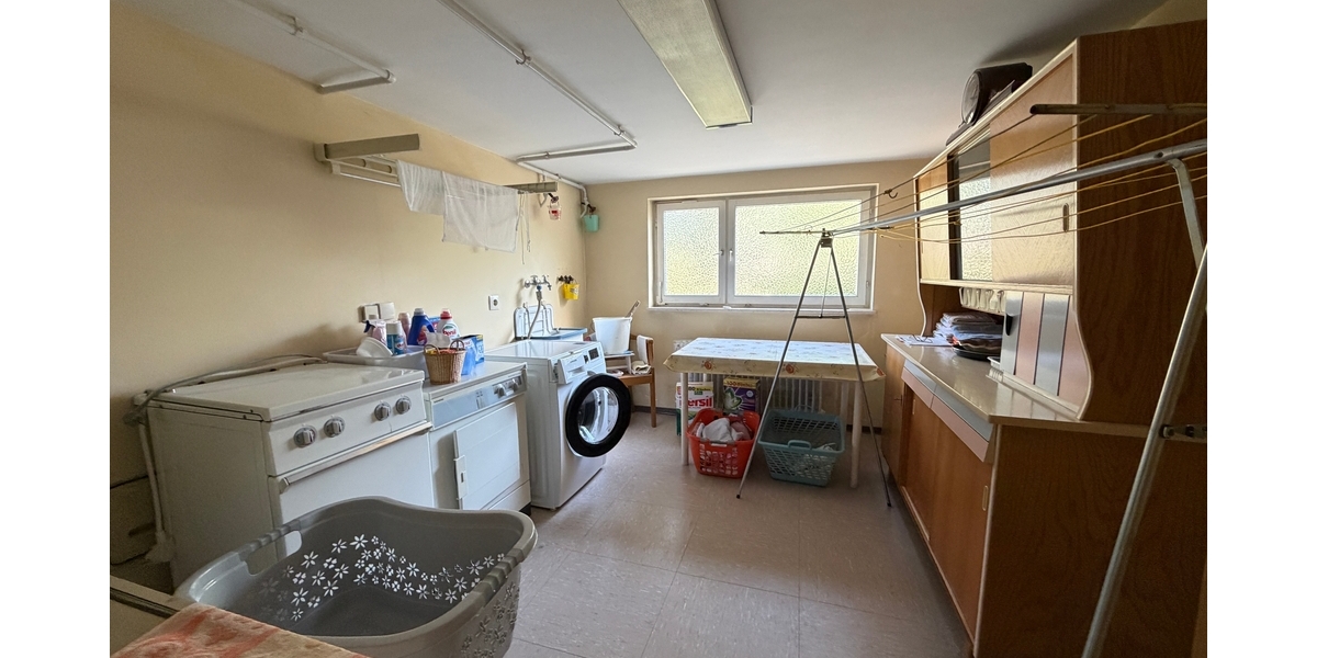 Attraktives Mehrfamilienhaus mit Potenzial in Wiesbaden Biebrich - Mehrfamilienhaus, Wohnhaus Wiesbaden Biebrich | Angebot:27210735