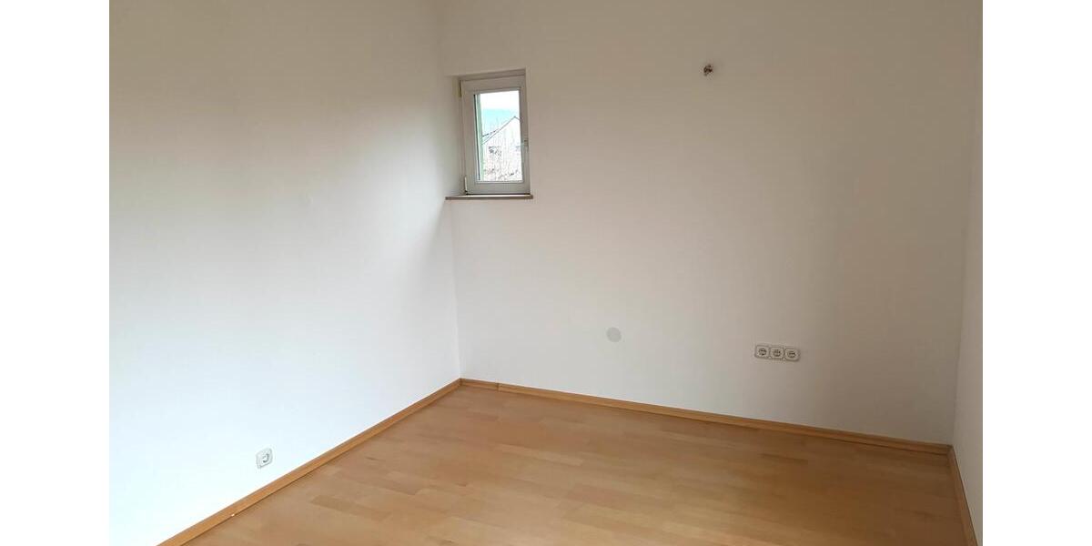 Wunderschöne, helle 4-Zimmer-Wohnung mit Ausblick ins Grüne 4 zimmer