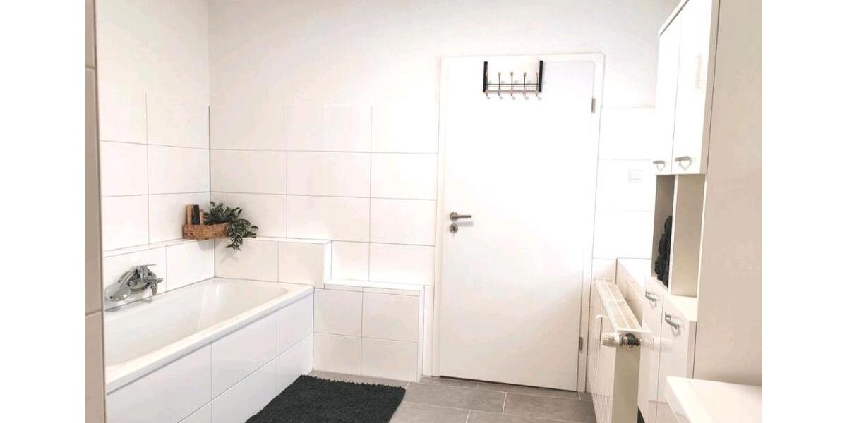 Dachgeschoßwohnung Wiesbaden Mainz-Kostheim - 1 Zimmer, 60 m&sup2;, 1.500&euro; | Angebot:25179944