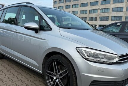 VW Touran 2.0TDI DSG Comfortline/7Sitze/19Zoll