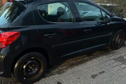 Peugeot 207 177.000 km 1.300 € Wiesbaden 65203