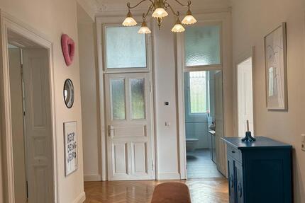 Altbau Wohbung in Adelshaus mit Garten + Balkon 3 zimmer