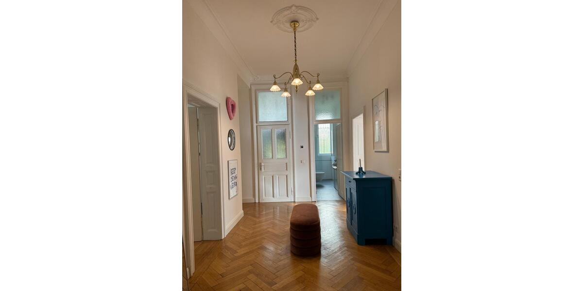 Altbau Wohbung in Adelshaus mit Garten + Balkon 3 zimmer