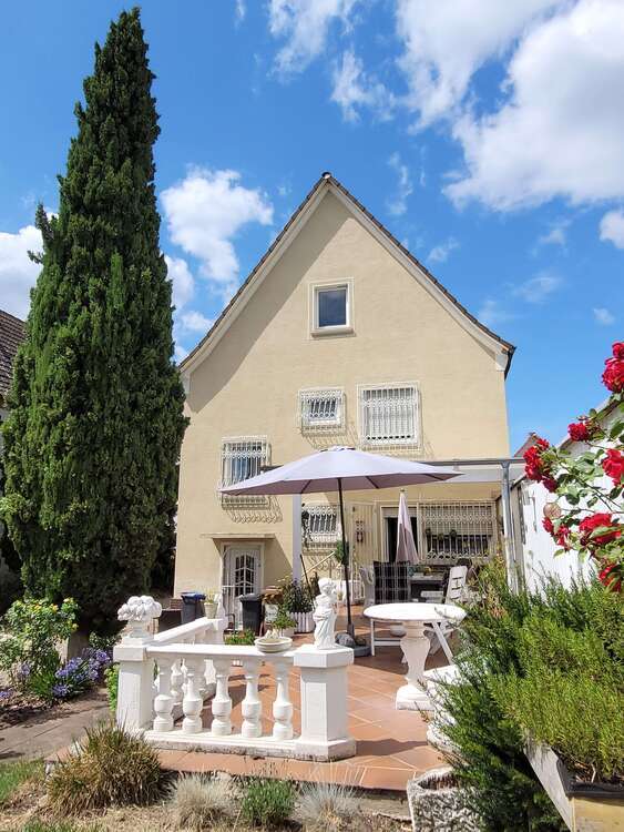 Haus zum Kaufen in Rüsselsheim am Main 595.000 € 140 m²