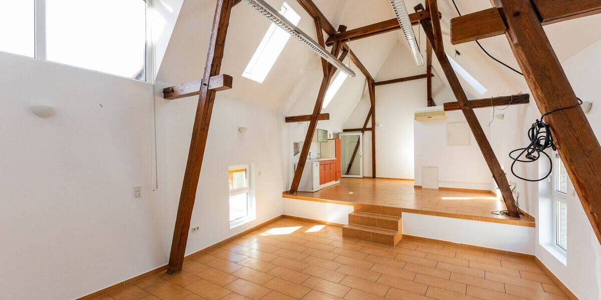 Gewerbeobjekt Bischofsheim - 4 Zimmer, 179 m&sup2;, 1.825&euro; | Angebot:26498819