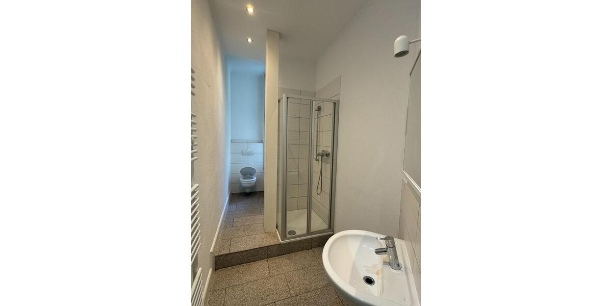 Freundliche Altbauwohnung mit zwei Balkonen in Wiesbaden-Westend 2 zimmer