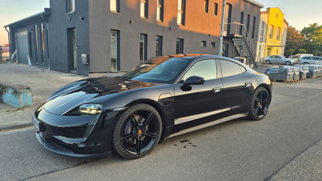 Porsche Taycan 72.000 km 56.900 &euro; Mainz KAstel 55252