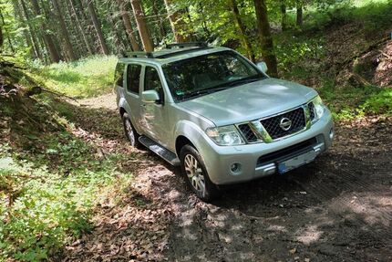 Nissan Pathfinder 179.000 km 19.200 &euro; Wiesbaden 65195