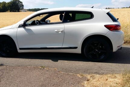 VW Scirocco 49.369 km 14.490 € Hünstetten 65510