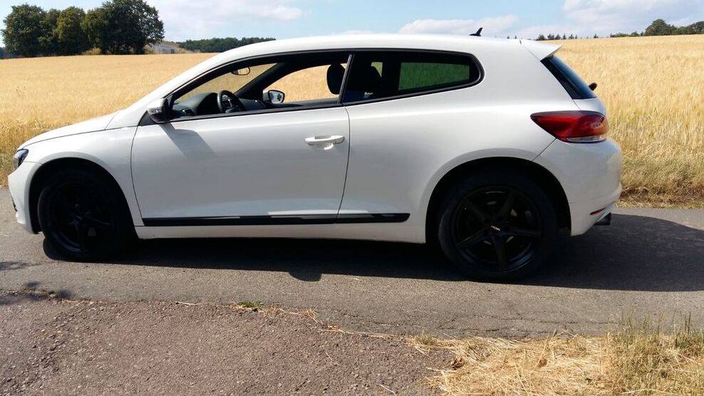 VW Scirocco 49.369 km 14.490 € Hünstetten 65510