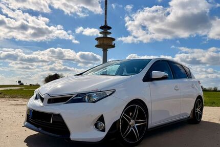 Toyota Auris 193.000 km 9.590 &euro; Ober-Olm 55270