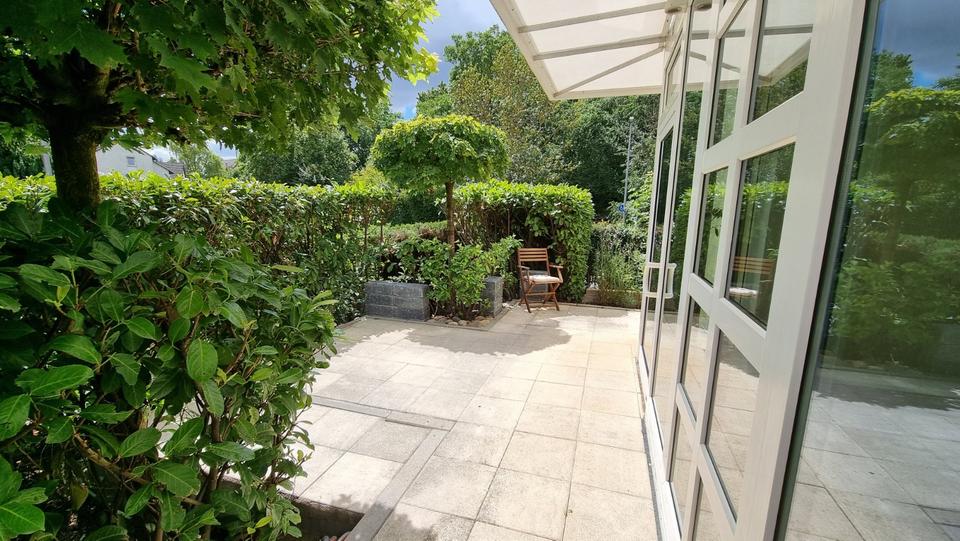 Etagenwohnung Wiesbaden Bierstadt - 2 Zimmer, 80 m&sup2;, 975&euro; | Angebot:25406595