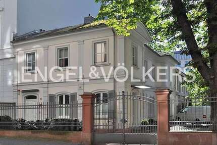 Haus zum Mieten in Frankfurt am Main 6.000 € 192 m²