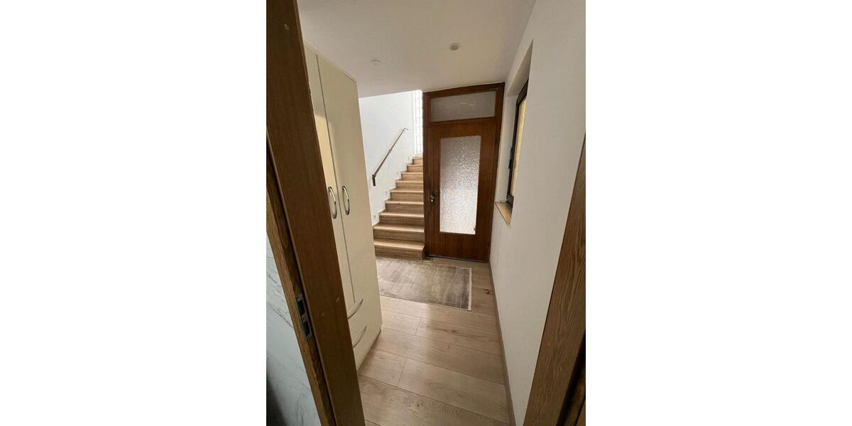 Einfamilienhaus Rüsselsheim am Main - 5 Zimmer, 160 m&sup2;, 2.400&euro; | Angebot:25964511