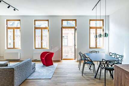 Wohnung Wiesbaden - 2 Zimmer, 93 m&sup2;, 1.975&euro; | Angebot:26897222