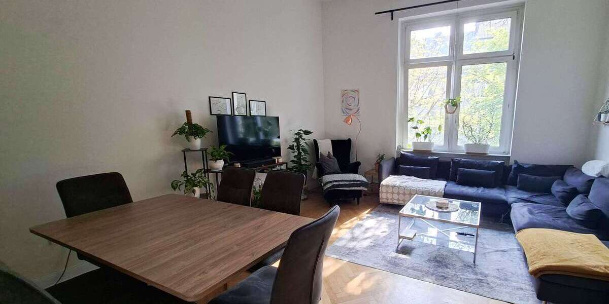 Etagenwohnung Wiesbaden Biebrich - 3 Zimmer, 86 m&sup2;, 990&euro; | Angebot:27072383