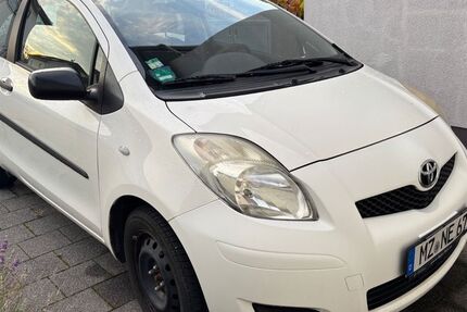 Toyota Yaris 205.691 km 1.800 &euro; Nackenheim 55299