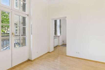 Wohnung zum Mieten in Wiesbaden 1.900 € 125 m² 3 zimmer