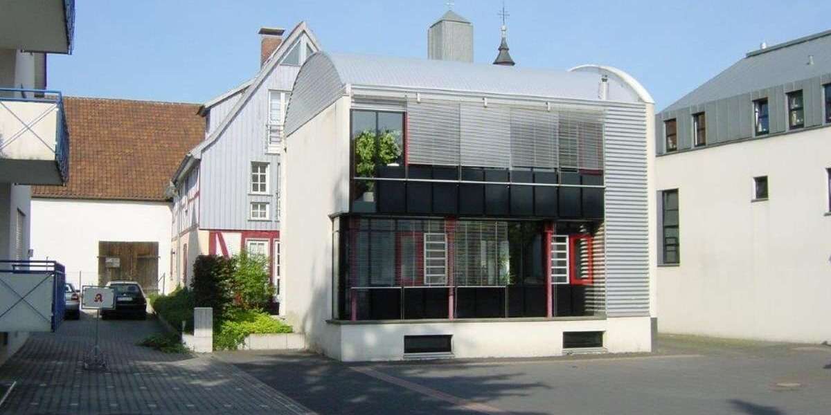 Haus zum Kaufen in Schwalbach 949.000 € 163 m² 13 zimmer